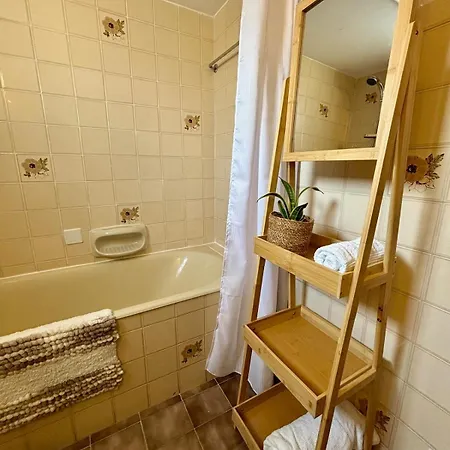 شقة Cozy Apartment, Ideal Location! *